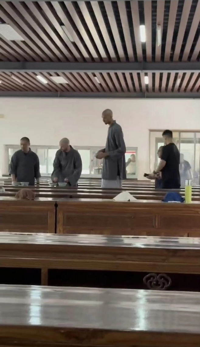 소림사에서 생활하고 있는 웸반야마. 레퀴프 캡처