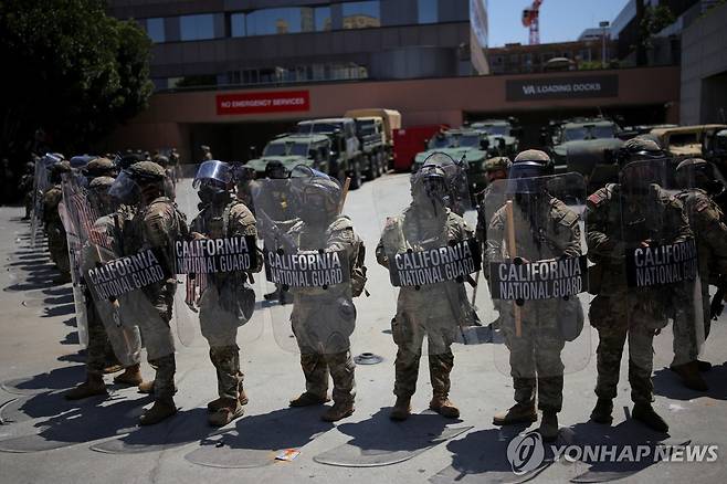 미국 로스앤젤레스에 배치된 주방위군 [로이터 연합뉴스 자료사진. 재판매 및 DB 금지]