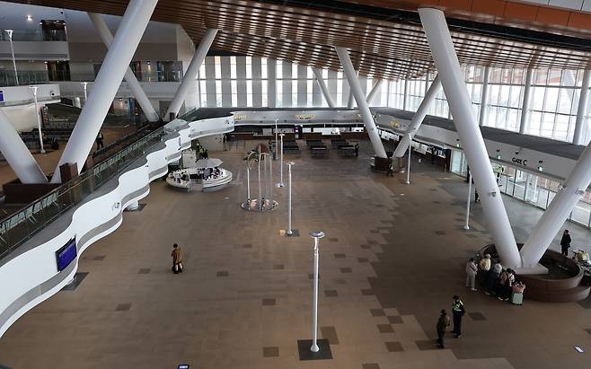 썰렁한 인천항 국제여객터미널 [촬영 홍현기]