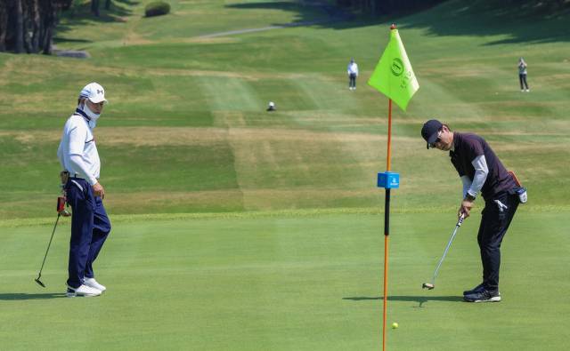 참가자가 퍼팅을 하고 있는 모습. 김종진 기자 kjj1761@