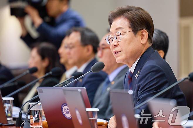 이재명 대통령이 10일 서울 용산구 대통령실 청사에서 열린 국무회의에서 모두발언을 하고 있다. (대통령실 제공. 재판매 및 DB 금지) 2025.6.10/뉴스1 ⓒ News1 허경 기자