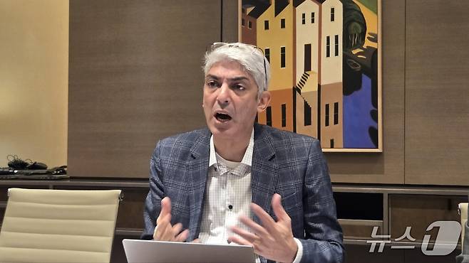 디팍 라마나단(Deepak Ramanathan) SAS 글로벌 기술 프랙티스 부문 부사장이 SAS 이노베이트 온 투어 서울 2025 그룹 인터뷰에서 발언하고 있다. 2025.6.10 뉴스1 ⓒ News1 김민석 기자