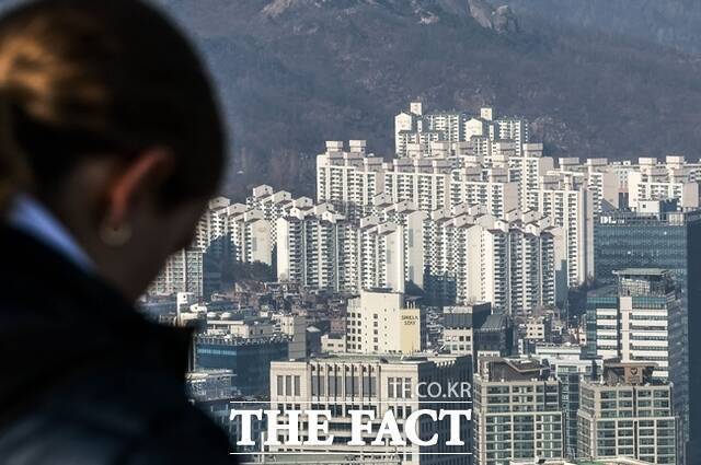 이재명 대통령이 청와대 복귀 의사를 밝히며 대선 기간 급등했던 세종시 아파트 시장이 관망세로 돌아섰다. /뉴시스