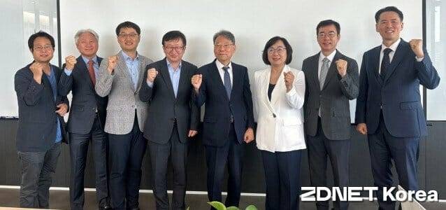 지디넷코리아가 주최한 새 정부의 사이버 및 보안정책 전문가 좌담회가 4일 열렸다.