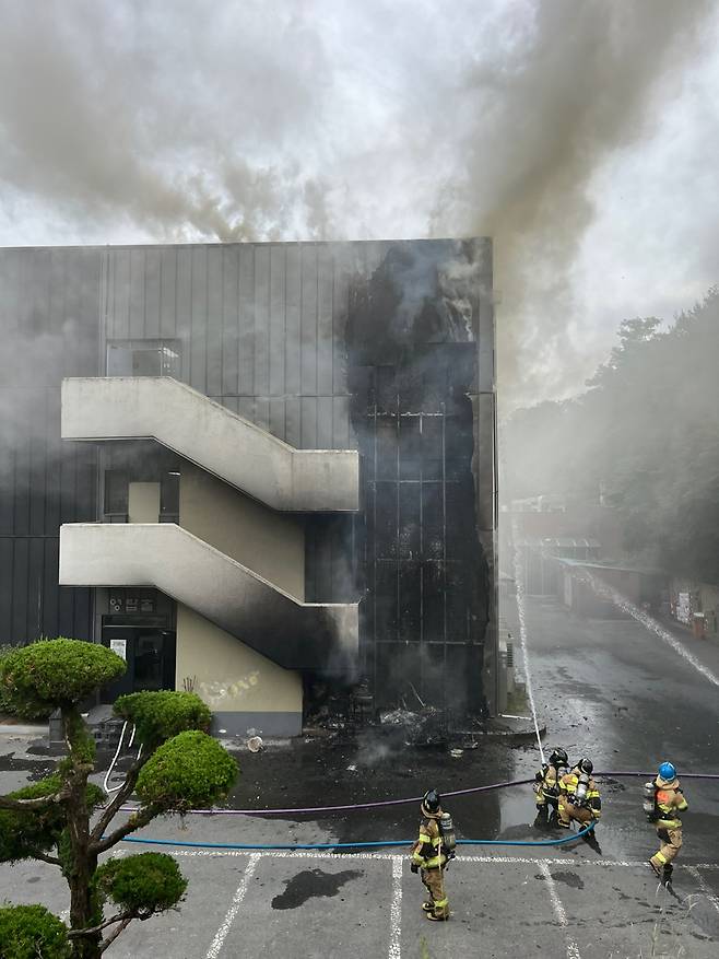 화재가 발생한 충남대학교 제 3학생회관. 독자제공