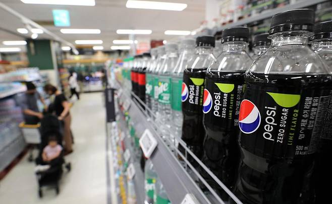 서울 시내 대형마트 내 진열된 탄산음료 모습. 2022.04.26 서울=뉴시스