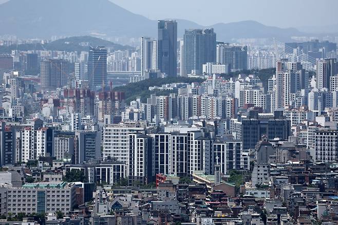 서울 남산에서 바라본 시내 아파트 모습. 사진=연합뉴스