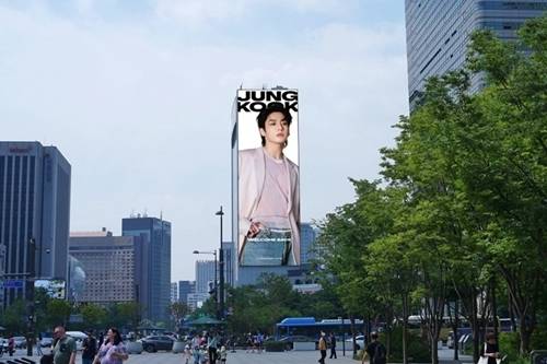 방탄소년단(BTS) 멤버 정국의 전역일인 6월 11일로 다가오면서 전 세계 팬들의 기대감이 고조되고 있다.