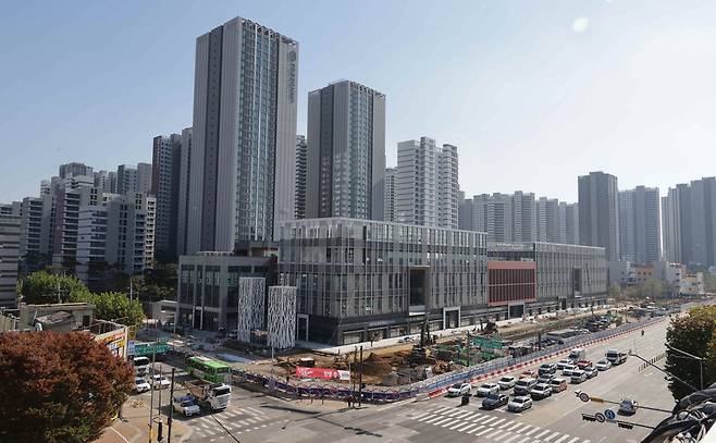 서울 강동구 둔촌동 올림픽파크포레온 전경. 매경DB