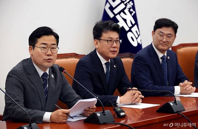 [서울=뉴시스] 조성봉 기자 = 박찬대 더불어민주당 당대표 직무대행 겸 원내대표가 10일 오전 서울 여의도 국회에서 열린 원내대책회의에서 발언하고 있다. 2025.06.10. suncho21@newsis.com /사진=조성봉