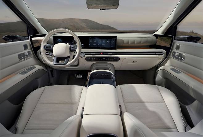 현대차는 넥쏘 구매 시 유지비 지원, 중고차 잔존가치 보장 등이 담긴 '넥쏘 에브리케어'를 제공할 예정이다. /사진=현대차