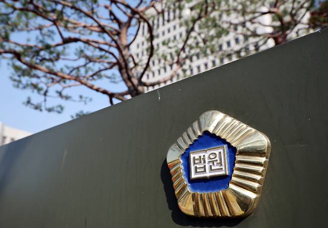 법원이 이재명 대통령의 대장동 사건 재판 기일을 연기하기로 했다. 사진은 지난 4월30일 오전 서울 서초구 대법원의 전경. /사진=뉴스1