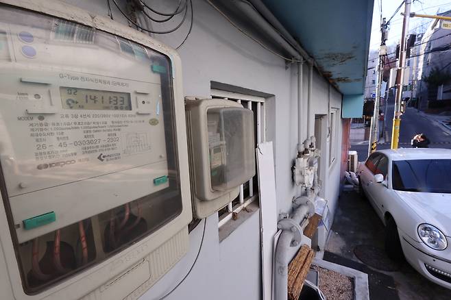 서울 시내 한 주택가의 전기계량기. [연합]