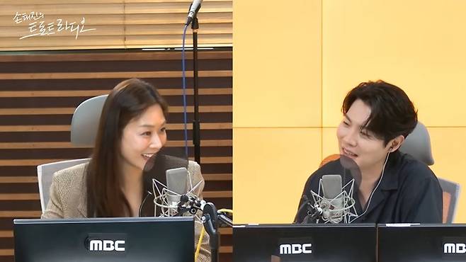 왼쪽부터 장신영, 손태진 (사진=MBC 표준FM ‘손태진의 트로트 라디오’ 캡처)