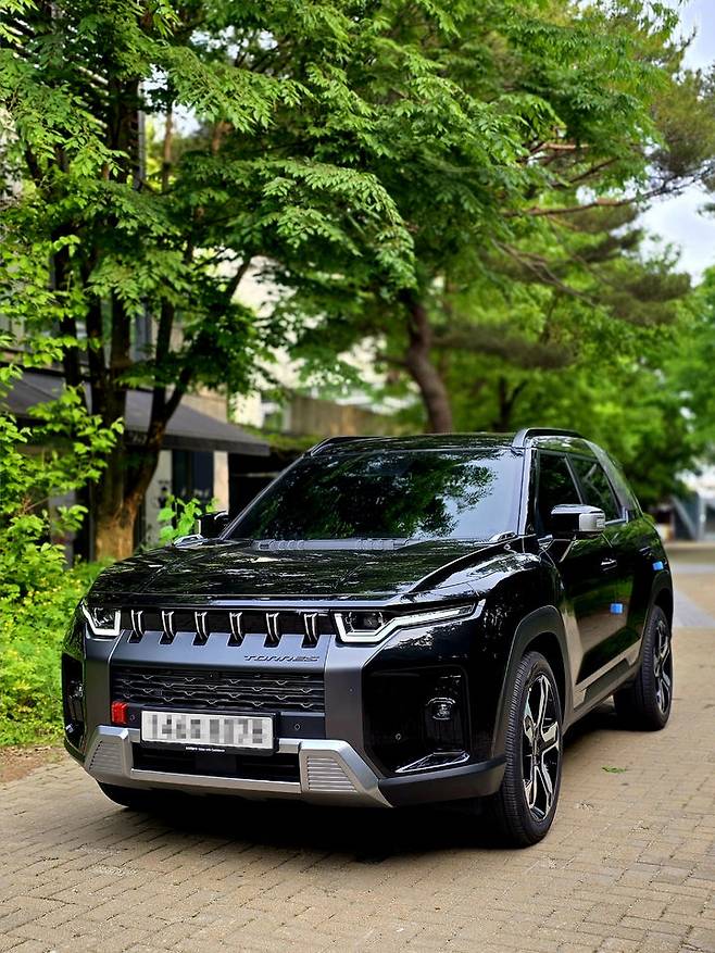 경기 파주시 '헤이리 예술마을'에서 작품이 된 듯한 '토레스 하이브리드'. 김정환 기자 ace@newsis.com *재판매 및 DB 금지