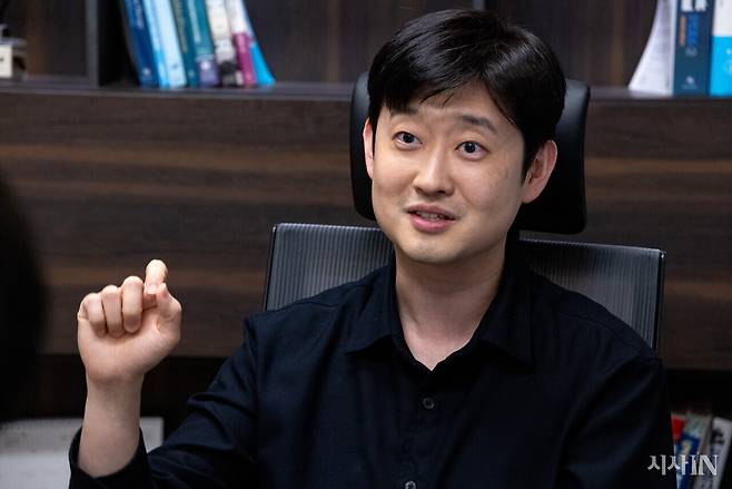 <중독되는 아이들>을 펴낸 박성열 서울마음숲정신건강의학과 원장. ⓒ시사IN 박미소