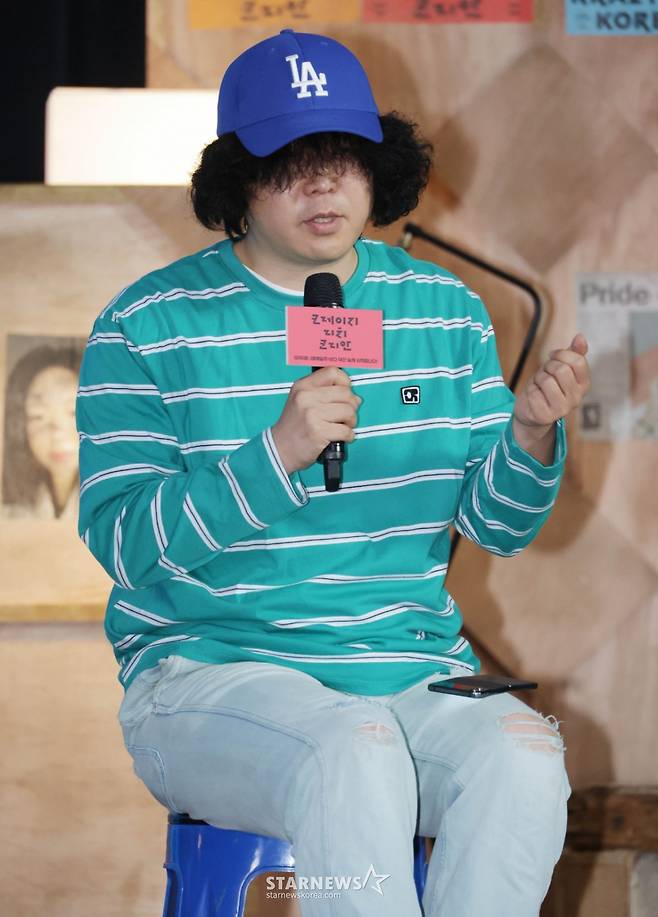 이창수 PD가 10일 오전 서울 여의도 KBS 별관에서 진행된 KBS 2TV 예능 '크레이지 리치 코리안' 제작발표회에서 질문에 답하고 있다. 다양한 분야에서 본업에 미쳐 성공을 이룬 K-피플들을 직접 찾아가 그들의 삶과 철학과 열정을 조명하는 휴먼 리얼리티 예능 '크레이지 리치 코리안'은 오는 15일 첫 방송된다. /2025.06.10 /사진=이동훈 photoguy@