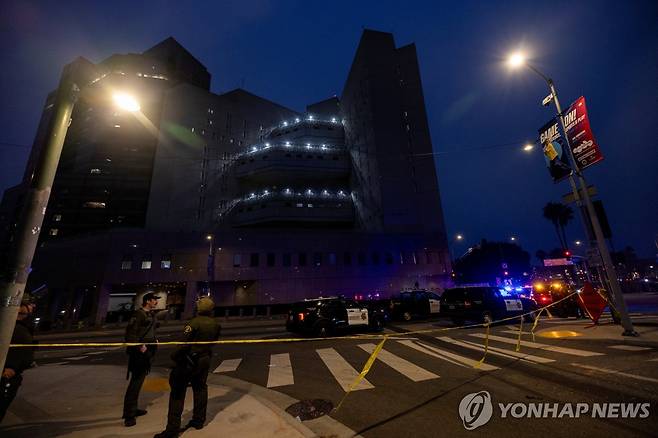 9일(현지시간) 도심 경계 강화된 LA [로스앤젤레스 로이터=연합뉴스. 재판매 및 DB 금지]