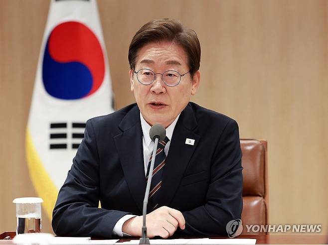 이재명 대통령, 비상경제점검 2차 TF 회의 발언 (서울=연합뉴스) 홍해인 기자 = 이재명 대통령이 지난 9일 서울 용산 대통령실 청사에서 열린 비상경제점검 2차 태스크포스(TF) 회의에서 발언하고 있다. 2025.6.9 [대통령실통신사진기자단] hihong@yna.co.kr