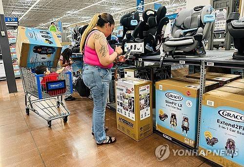 중국산 제품이 전시된 미국의 월마트 매장 [AFP 연합뉴스 자료사진. 재판매 및 DB 금지]