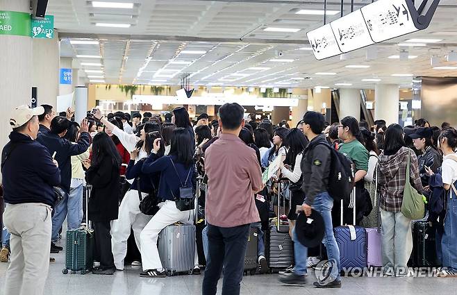 붐비는 제주공항 [연합뉴스 자료사진]