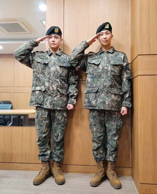 RM·뷔 전역에 누리꾼들 “멋지다 국보들”, “수고했다” 축하 릴레이 (사진: 인스타그램)