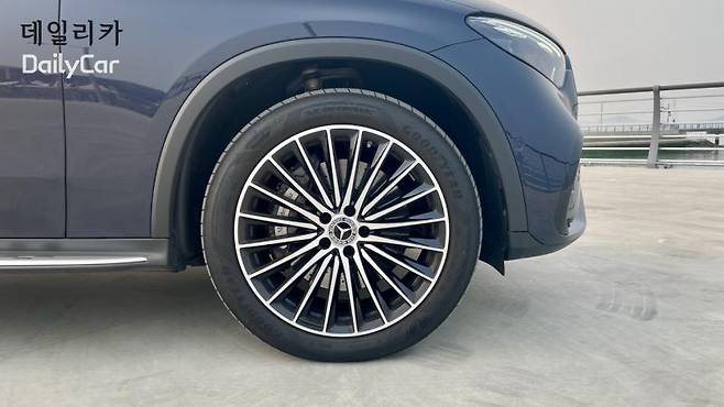 메르세데스-벤츠 GLC300 4MATIC