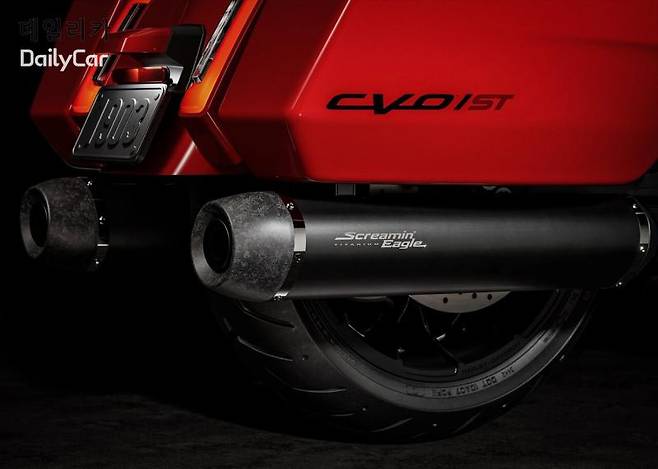 할리데이비슨 CVO 로드글라이드 ST