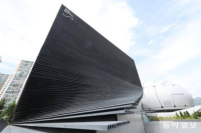 지난달 서울 도봉구 창동에 개관한 서울시립 사진미술관 내외 모습. 동아DB