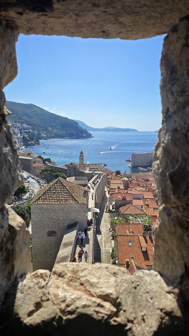 20250502_095700.jpg 꽃보다누나, 왕좌의 게임 그리고 모드리치의 나라