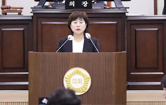 김봉남 경남 의령군의원이 지난 10일 제293회 정례회 1차 본회의에서 5분 자유발언을 하고 있다. [사진=경남 의령군의회]