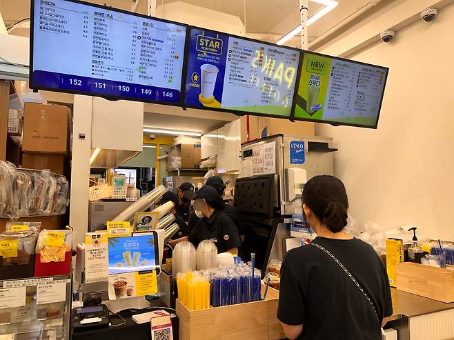 커피 프랜차이즈 빽다방 매장 전경.