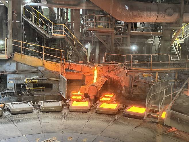 울산광역시 울주군 LS MnM 공장에서 구리 중간 생산물인 애노드가 생산되고 있다.  LS MnM