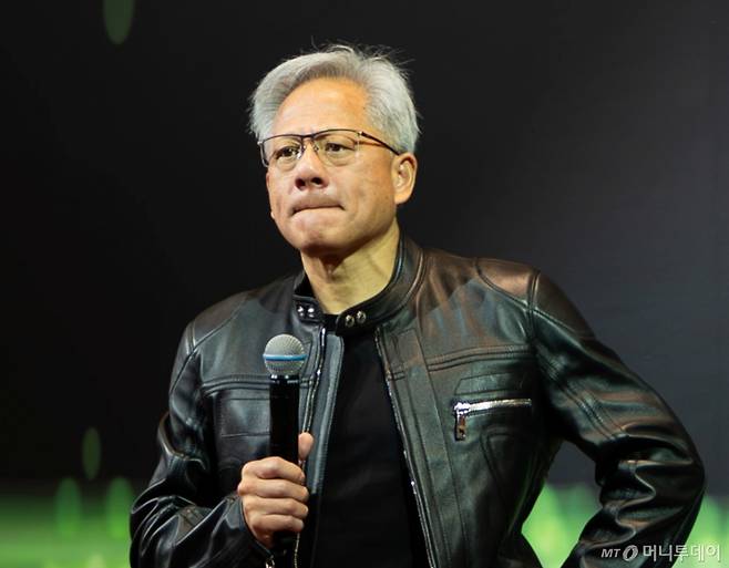 젠슨 황 엔비디아 CEO가 21일 오전 대만 타이베이 오리엔탈 만다린에서 열린 '글로벌 미디어 Q&A에서 답변하고 있다. /사진=타이베이(대만)=김남이