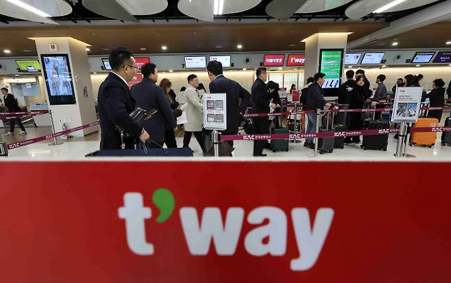 공정위가 대명소노그룹과 티웨이항공의 기업결합을 승인하면서 티웨이항공의 경영 정상화에도 속도가 붙을 전망이다. /사진=뉴시스