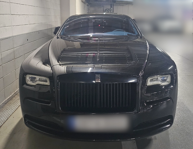도박사이트 운영 일당이 구매한 롤스로이스 차량. [경기남부경찰청 제공]