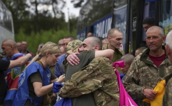 돌아온 우크라이나 포로. EPA 연합뉴스