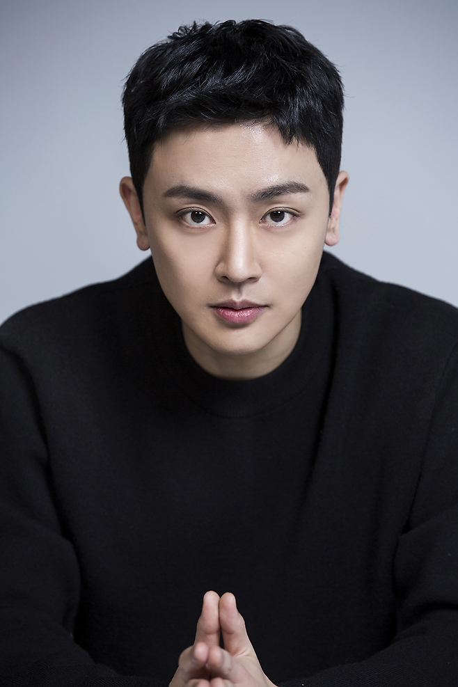 장재호. 와이원엔터테인먼트