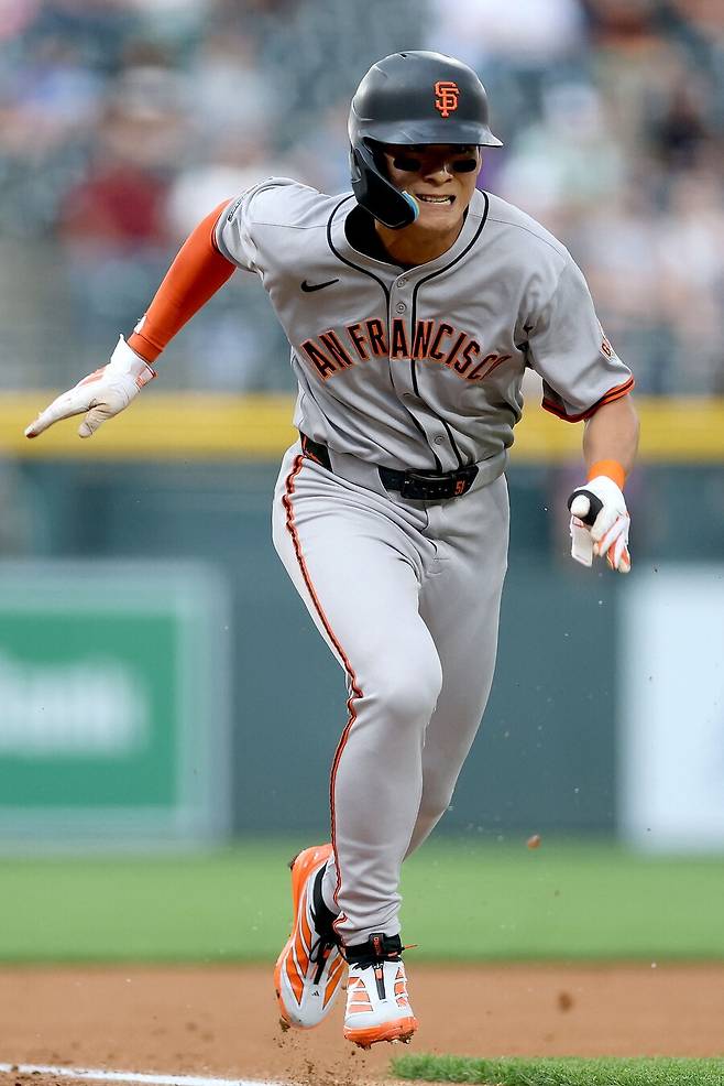 ▲ 11일(한국시간) 쿠어스필드에서 열린 콜로라도 로키스와 경기에서 3루타를 기록한 이정후 ⓒ연합뉴스/AP