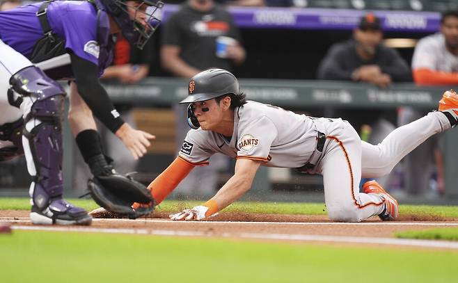 ▲ 3루타를 친 뒤 득점까지 올린 이정후. ⓒ연합뉴스/AP