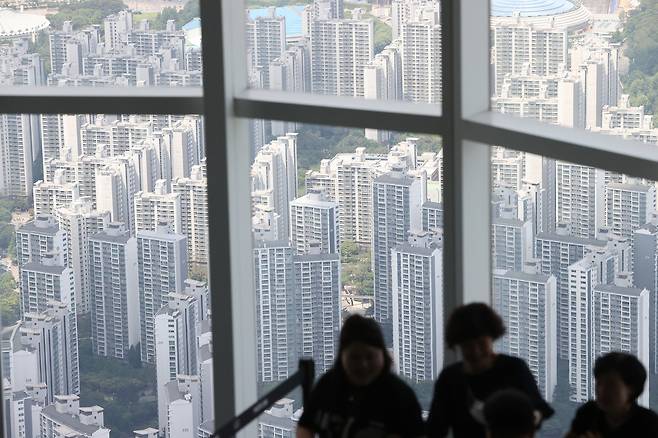 서울 송파구 서울스카이에서 본 일대 아파트. 연합뉴스