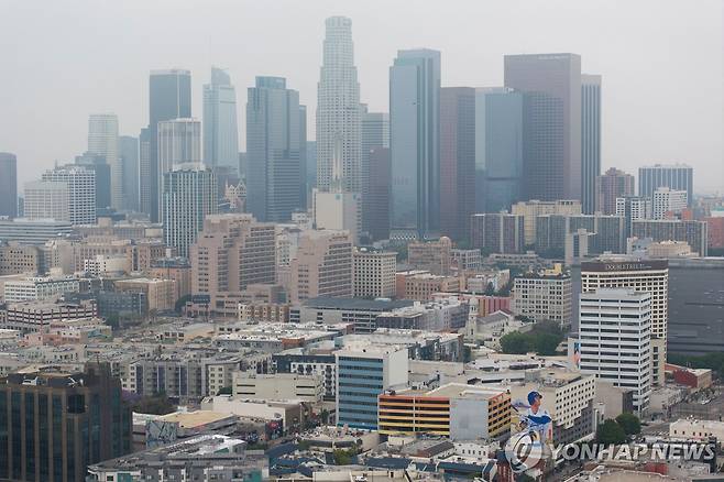 10일 오전 LA 도심 전경  [로이터=연합뉴스. 재판매 및 DB 금지]