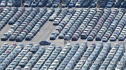 현대차 울산공장 수출 선적부두 야적장 [연합뉴스 자료사진]