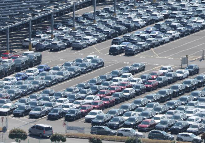 현대자동차 울산공장 수출선적부두 옆 야적장. (사진=연합뉴스)