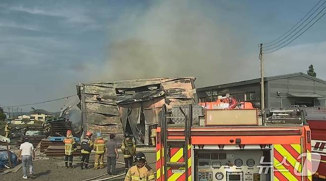 화재현장(인천소방본부 제공.재판매 및 DB금지)