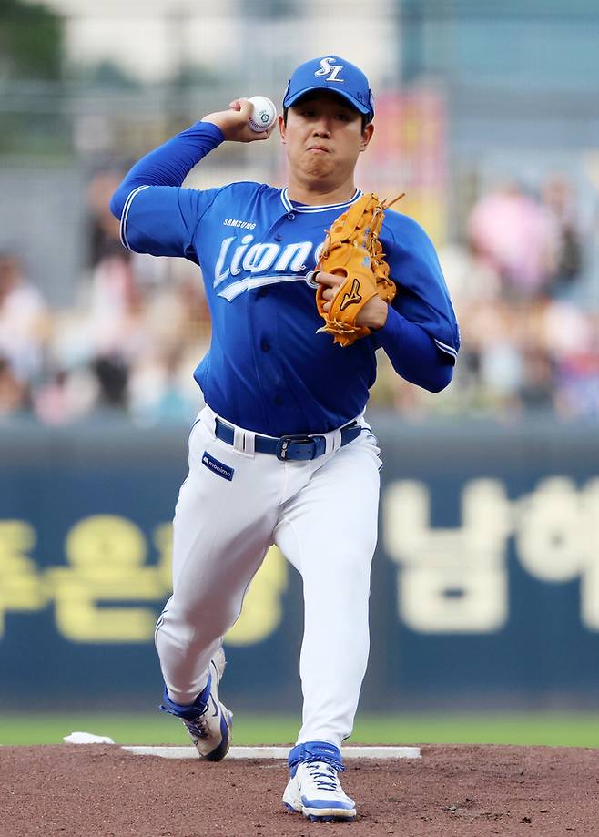 삼성 양창섭이 11일 광주-기아 챔피언스 필드에서 열린 2025 KBO리그 KIA전에 선발 등판해 역투하고 있다. 사진 | 광주=연합뉴스