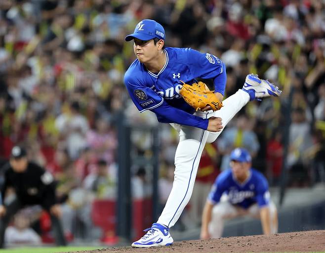 삼성 양창섭이 11일 광주-기아 챔피언스 필드에서 열린 2025 KBO리그 KIA전에 선발 등판해 역투하고 있다. 사진 | 광주=연합뉴스