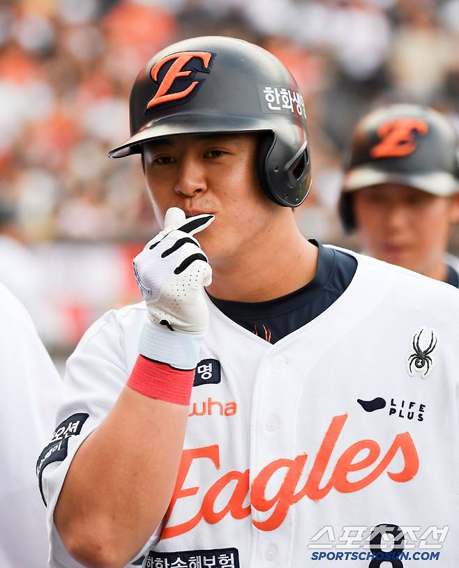 12일 대전 한화생명볼파크에서 열린 한화 이글스와 두산 베어스의 경기. 1회말 2사 1루 한화 노시환이 동점 투런포를 날린 뒤 환호하고 있다. 대전=박재만 기자 pjm@sportschosun.com/2025.06.12/