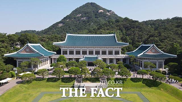 이재명 대통령이 대통령 집무실 이전을 예고한 가운데 12일 오전 서울 종로구 청와대의 모습이 보이고 있다. /박헌우 기자