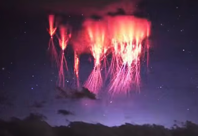 레드 스프라이트는 고도 50~90km 중간권에서 일어나는 발광 현상이다. 인스타그램 @shuchang_dong